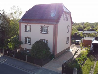 BAUUNTERNEHMEN MANFRED GRAFE - Putz- und Dämmarbeiten - Dresden, Großenhain, Riesa, Meißen, Radebeul, Sachsen ||| Sanierung Fassade mit WDVS + Neugestaltung der Außenanlagen in Gröditz, 2023