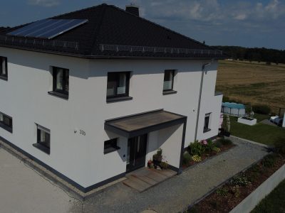 BAUUNTERNEHMEN MANFRED GRAFE - Putz- und Dämmarbeiten - Dresden, Großenhain, Riesa, Meißen, Radebeul, Sachsen ||| Neubau eines Einfamilienhauses (Erd- und Tiefbau, Mauerwerksbau, Dachdeckerleistung, Innen- und Außenputz), Kleinkmehlen, 2020