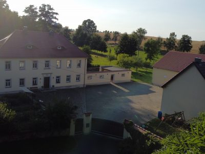 BAUUNTERNEHMEN MANFRED GRAFE - Putz- und Dämmarbeiten - Dresden, Großenhain, Riesa, Meißen, Radebeul, Sachsen ||| Komplexsanierung eines Wohnhauses mit Seitengebäuden, Baßlitz