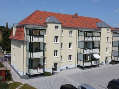 BAUUNTERNEHMEN MANFRED GRAFE - Putz- und Dämmarbeiten - Dresden, Großenhain, Riesa, Meißen, Radebeul, Sachsen ||| Fassadensanierung inkl. WDVS sowie Kellerdeckendämmung eines MFH in Radebeul, 2021