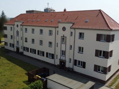 BAUUNTERNEHMEN MANFRED GRAFE - Putz- und Dämmarbeiten - Dresden, Großenhain, Riesa, Meißen, Radebeul, Sachsen ||| Fassadensanierung inkl. WDVS sowie Neueindeckung eines MFH in Radebeul, 2015